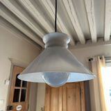 Pair of opaline suspensions