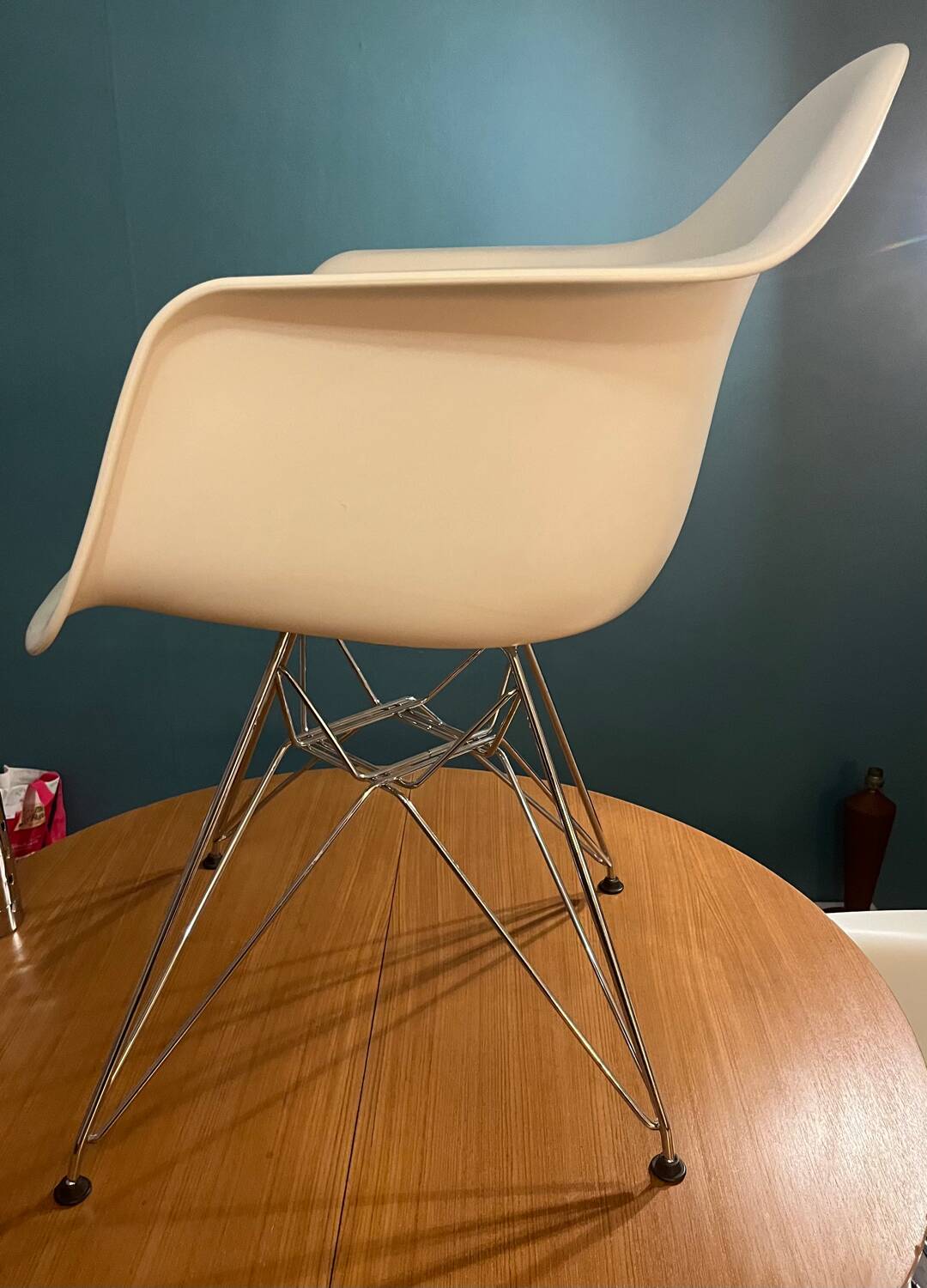 Vitra Chair - Eames Plastic Armchair DAR