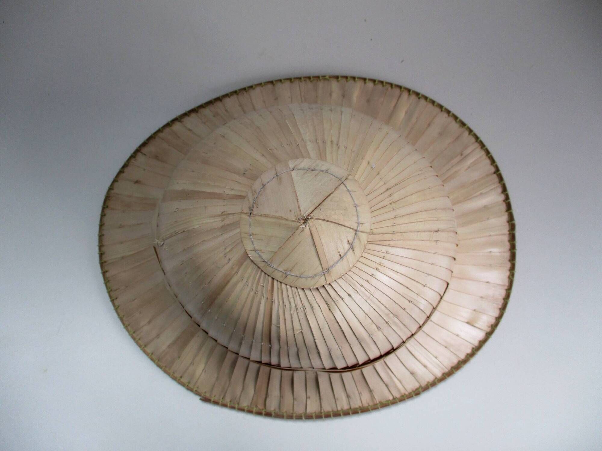 Colonial hat made of rattan and plant fibers - vintage