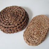 2 anciennes corbeilles en paille banneton