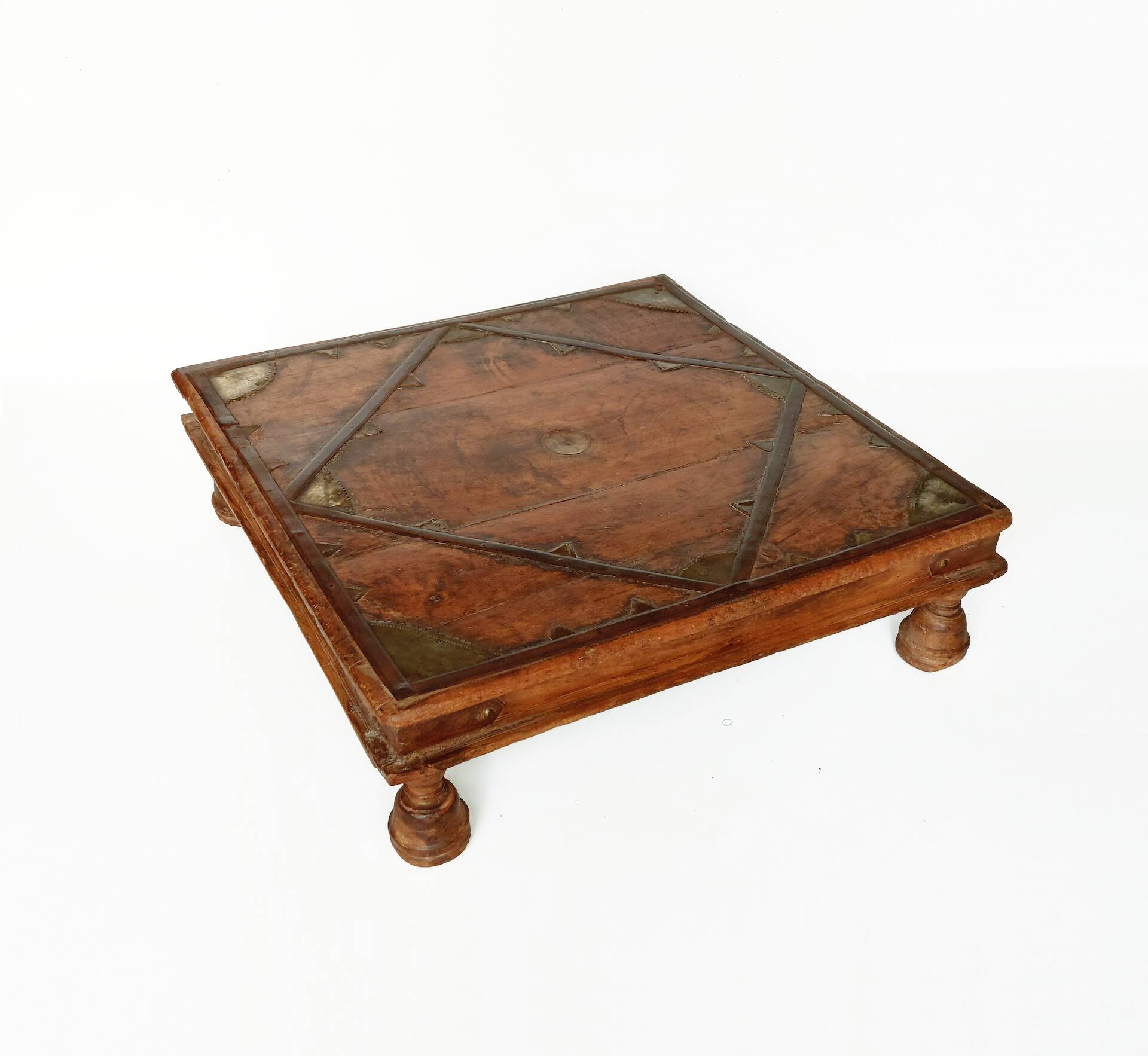 Ancient Indian ritual table of the Bajot type, wood and brass – Rajasthan