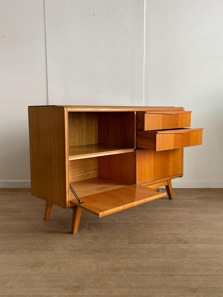 Jitona sideboard