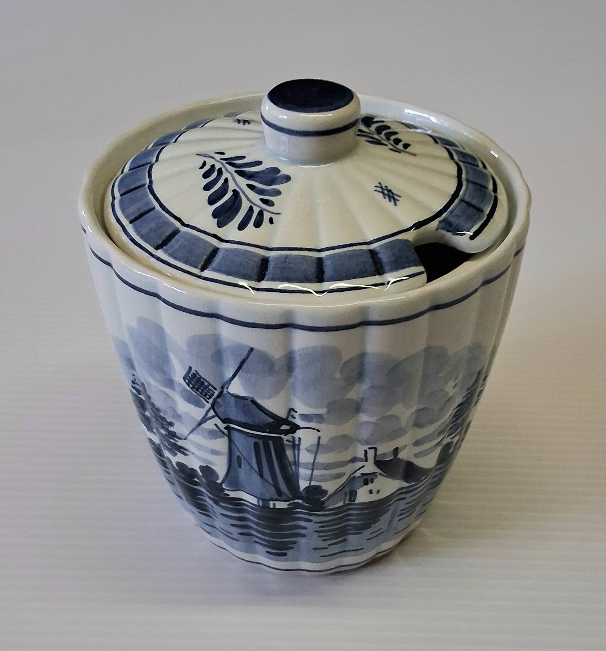 Very pretty sugar bowl or mustard pot from Delft Holland in earthenware.