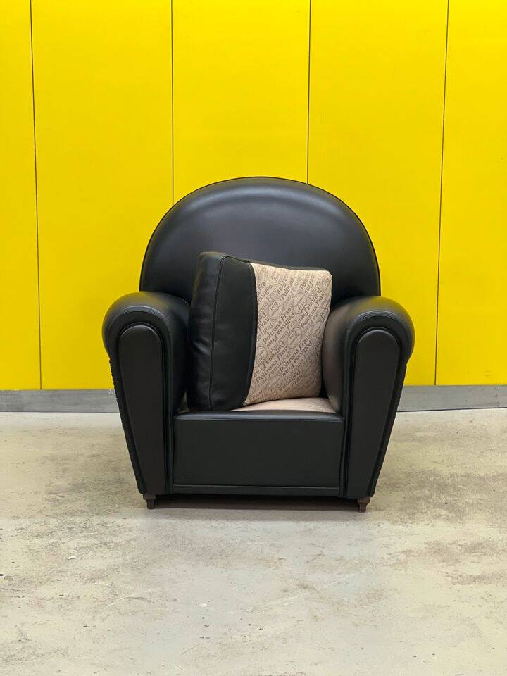 Poltrona Frau “Vanity Fair” XC Armchair in Genuine Black Leather.