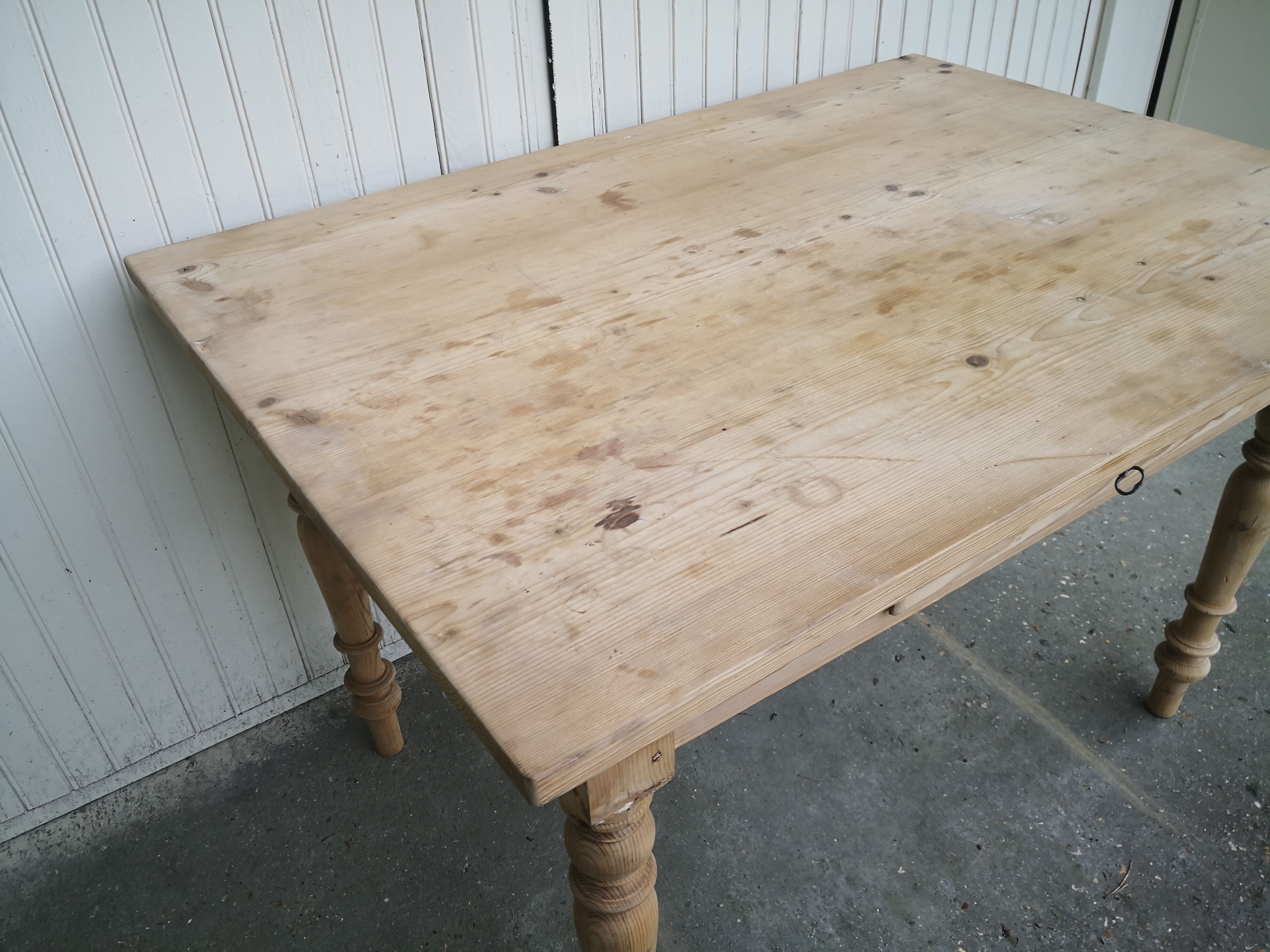 wooden dining table, vintage, turned legs, firm table style