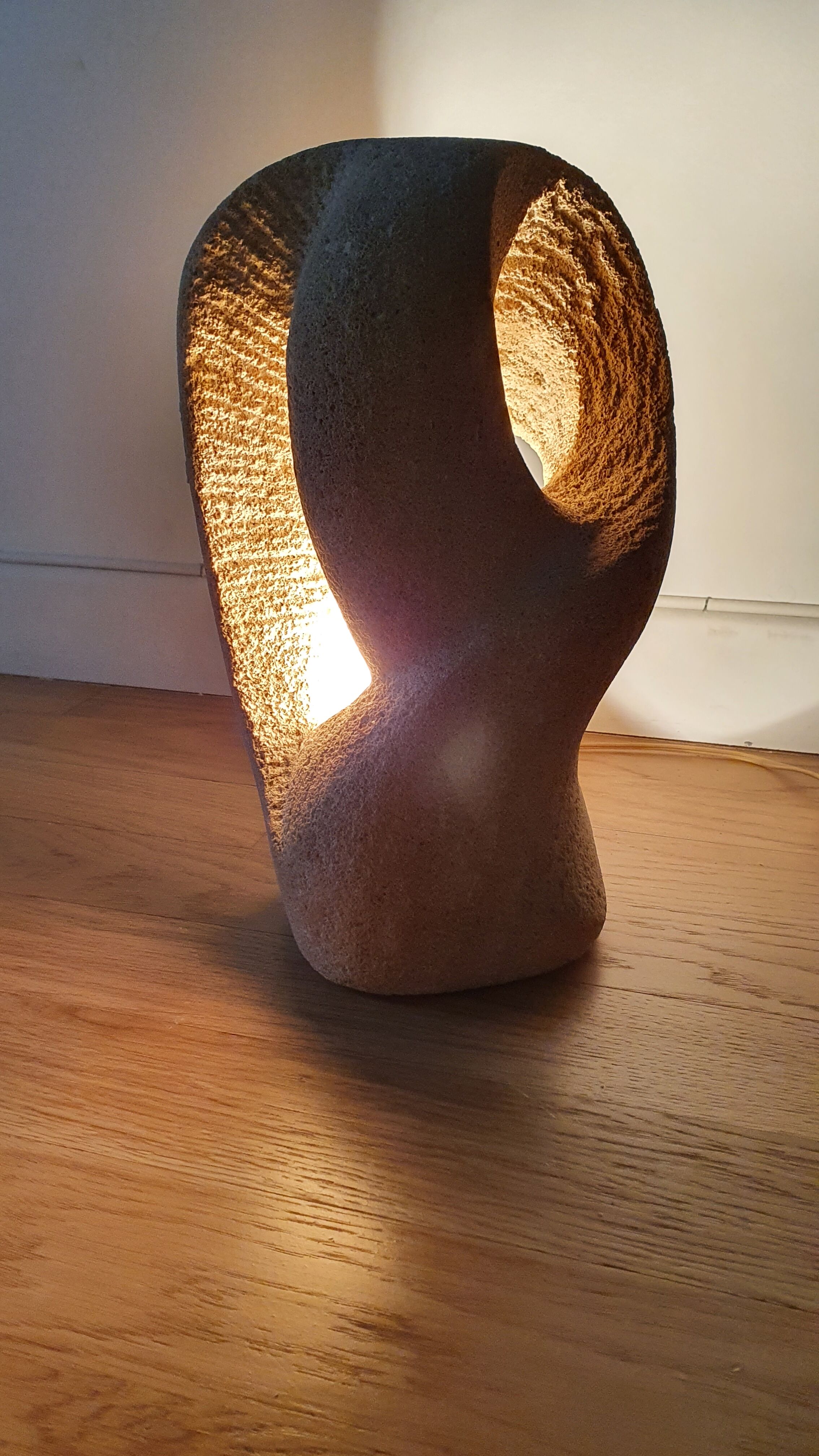 Natural stone sculpture lamp
