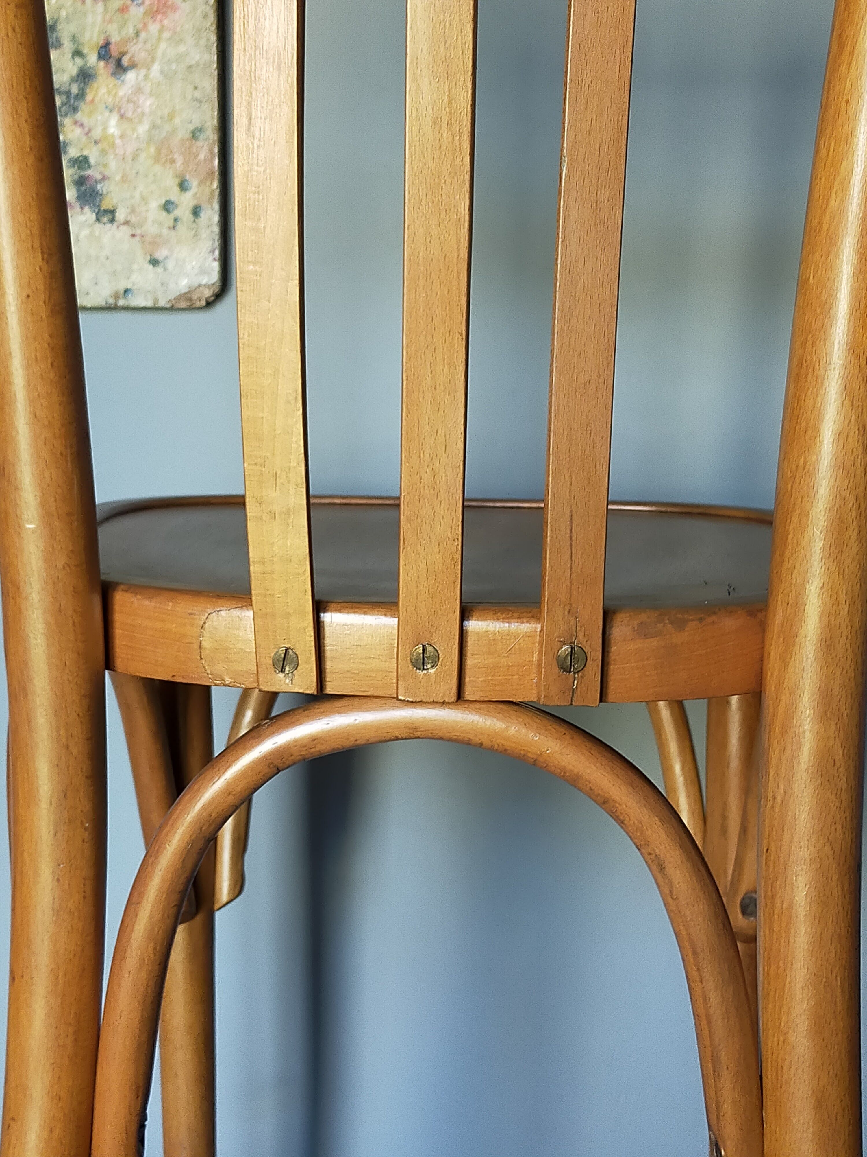 Mahieu curved wooden bistro chair