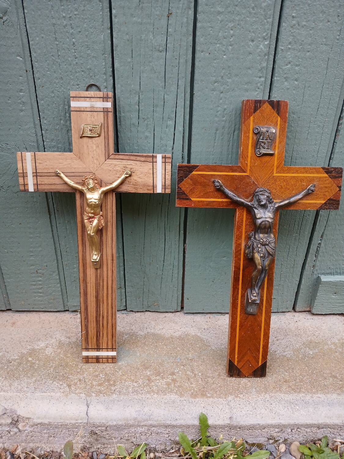 2 ancient crucifixes