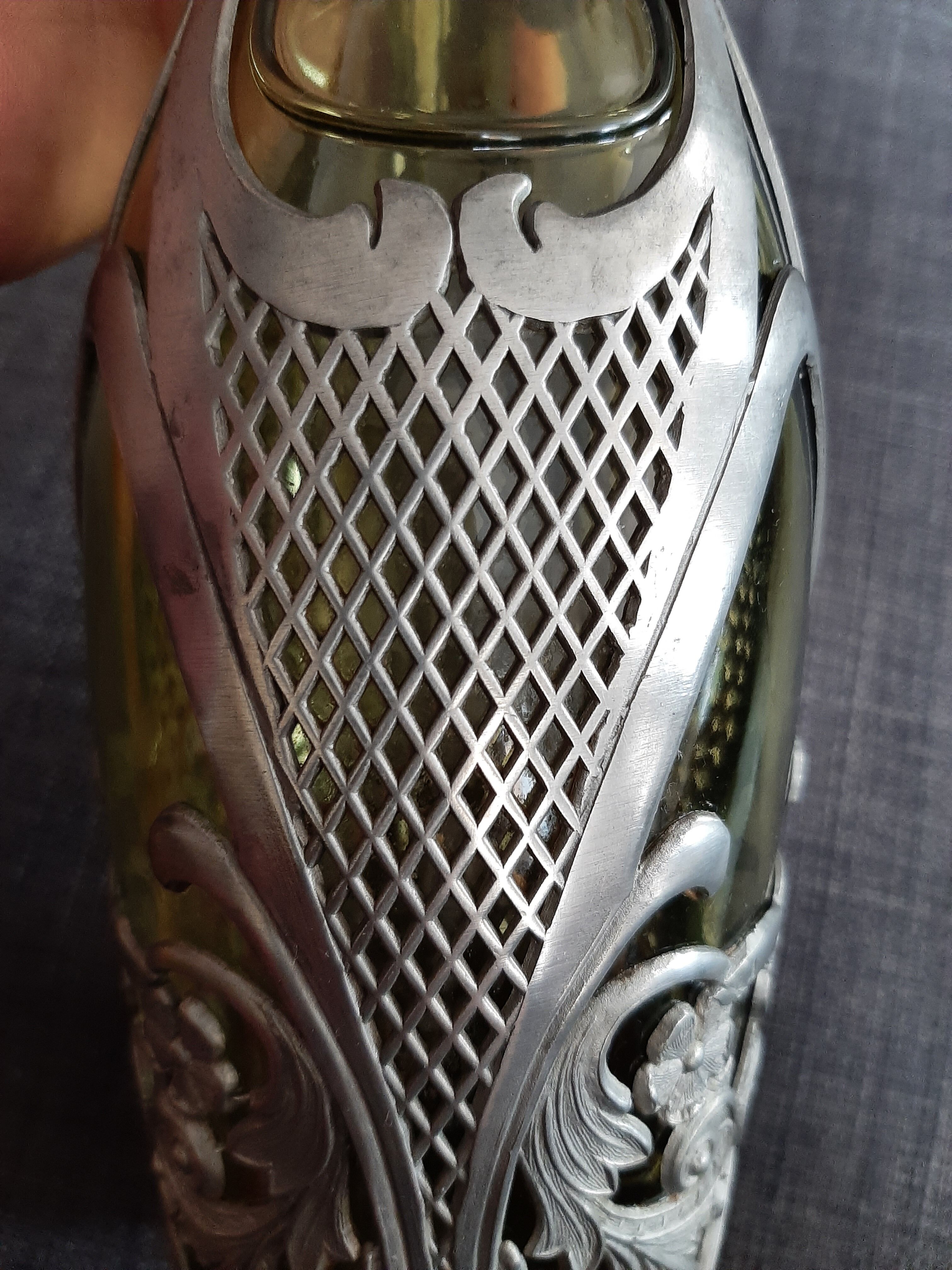 Carafe verre et etain les postainiers hutois
