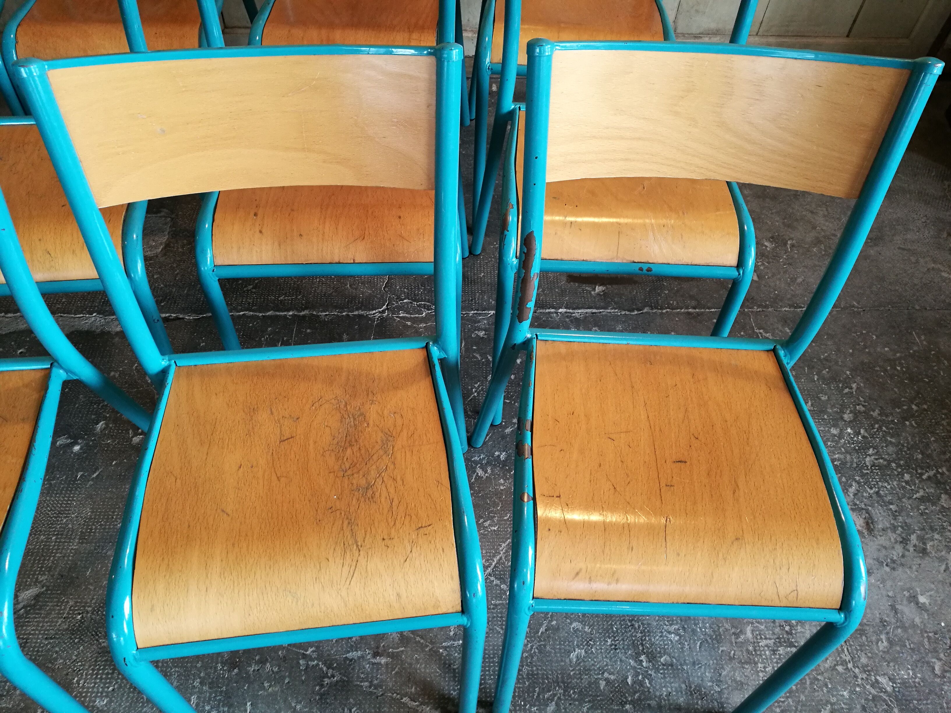 Lot of 13 adult Mullca school chairs