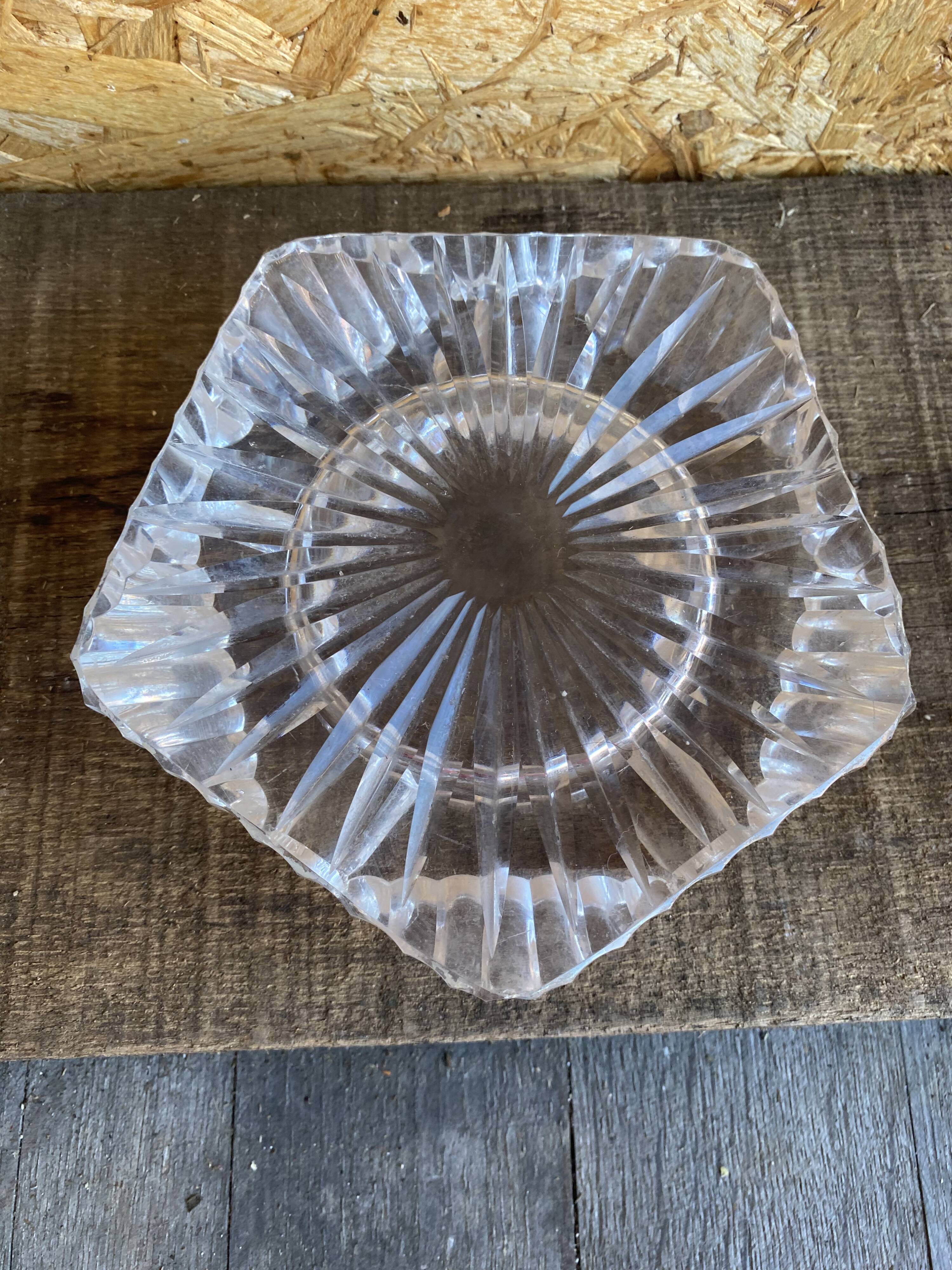 Vintage Star-Designed Glass Ashtray Pocket Bowl #D981