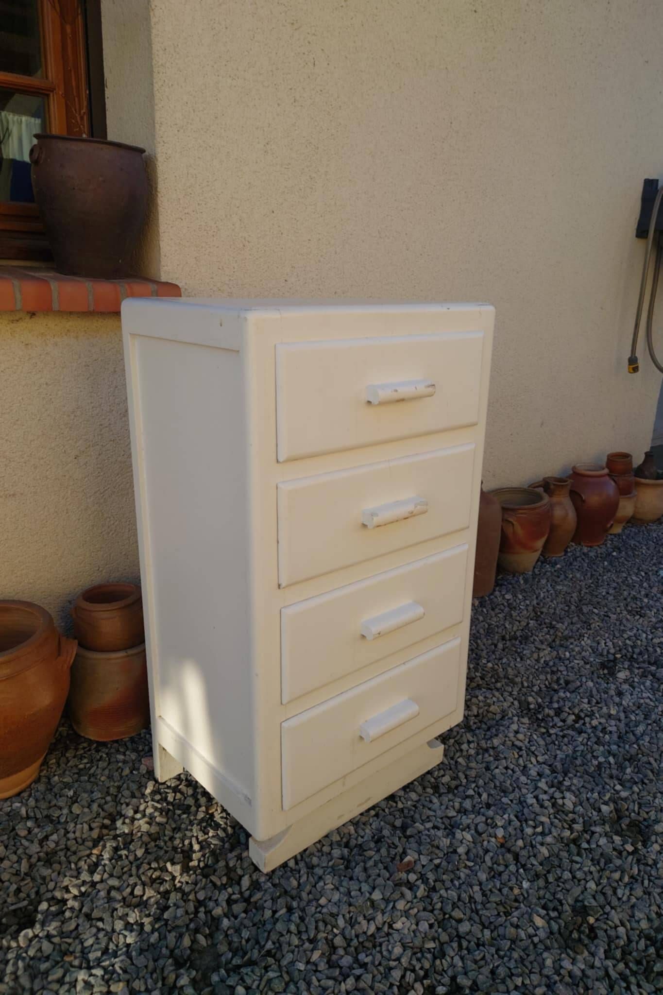 Art Deco chest of drawers in white painted wood with 4 drawers