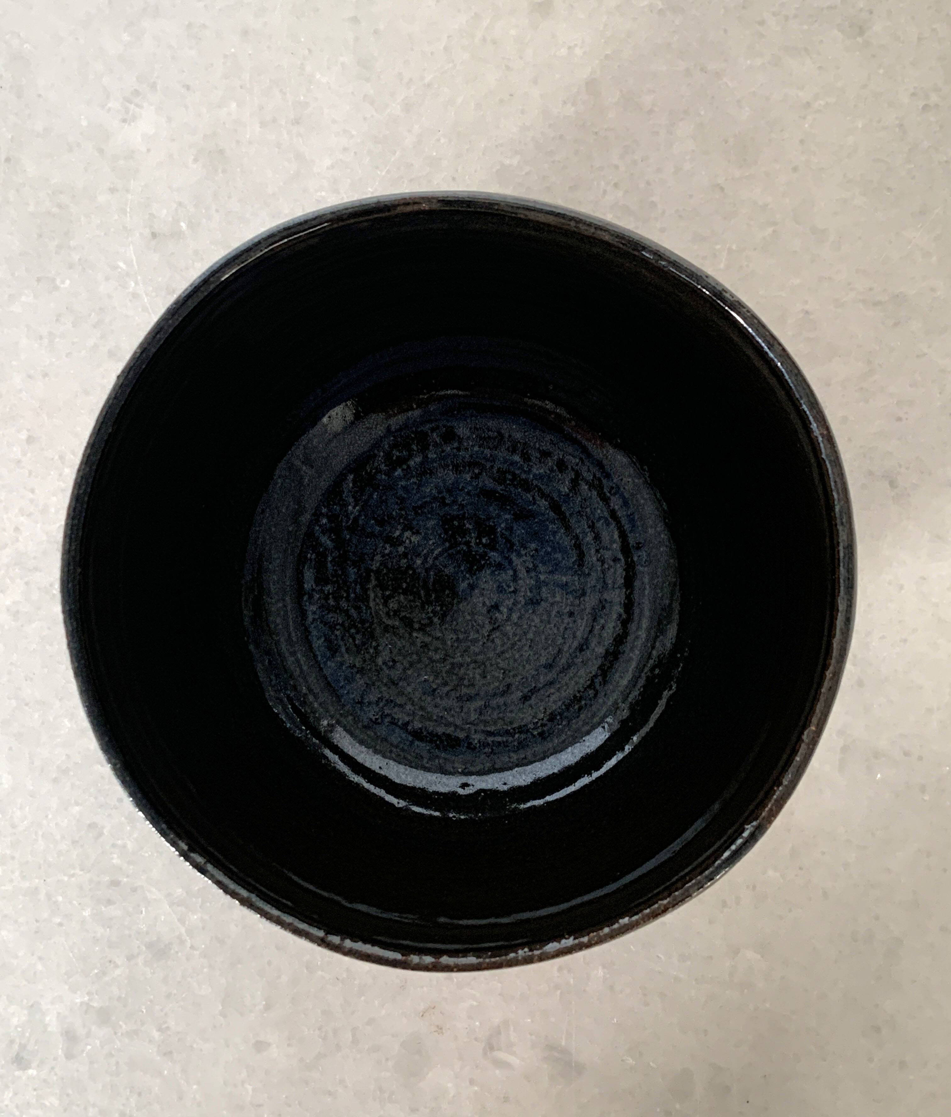 Stoneware salad bowl