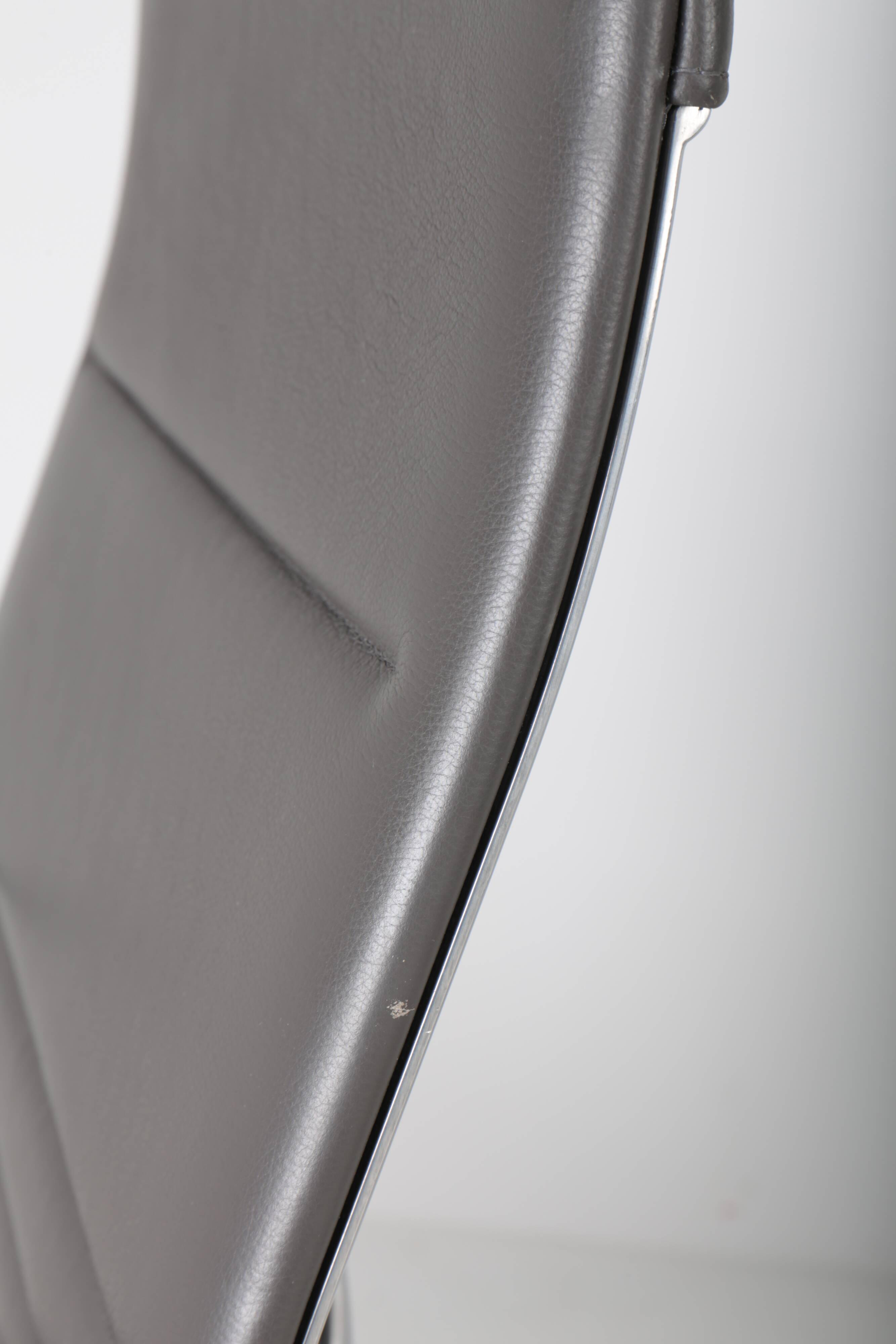 Paire de fauteuils de bureau ICF Una Chair Management