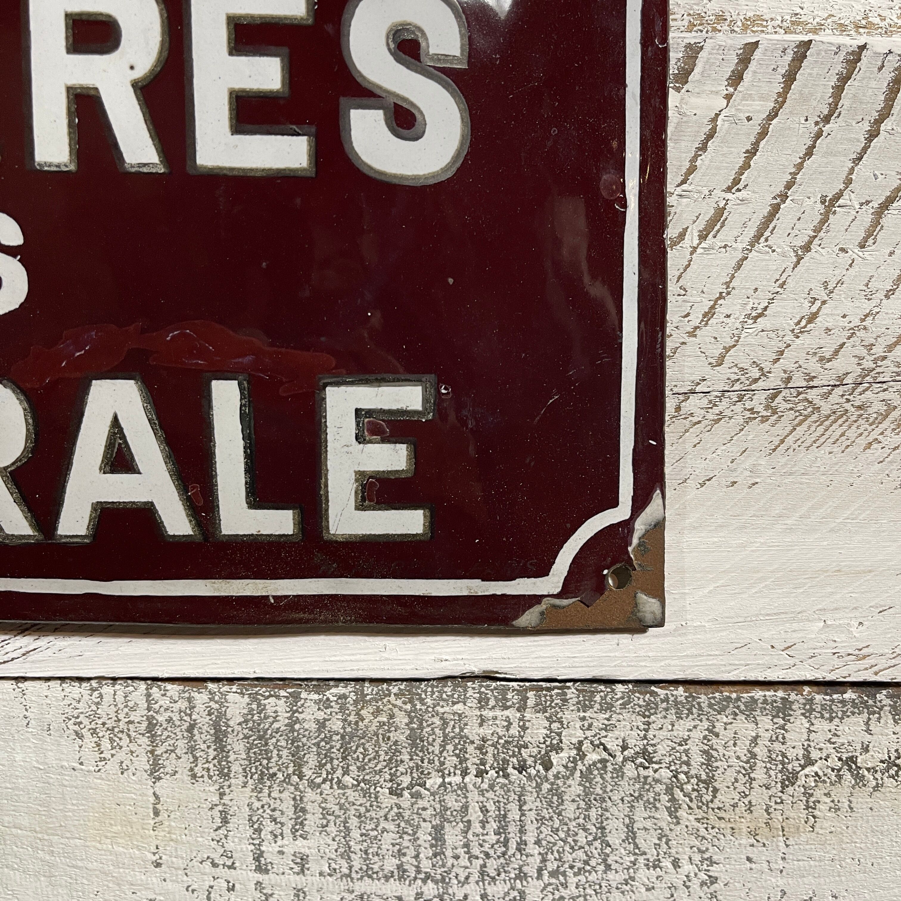 Domed enamelled plate Mutuelle Générale 45 x 60 cm