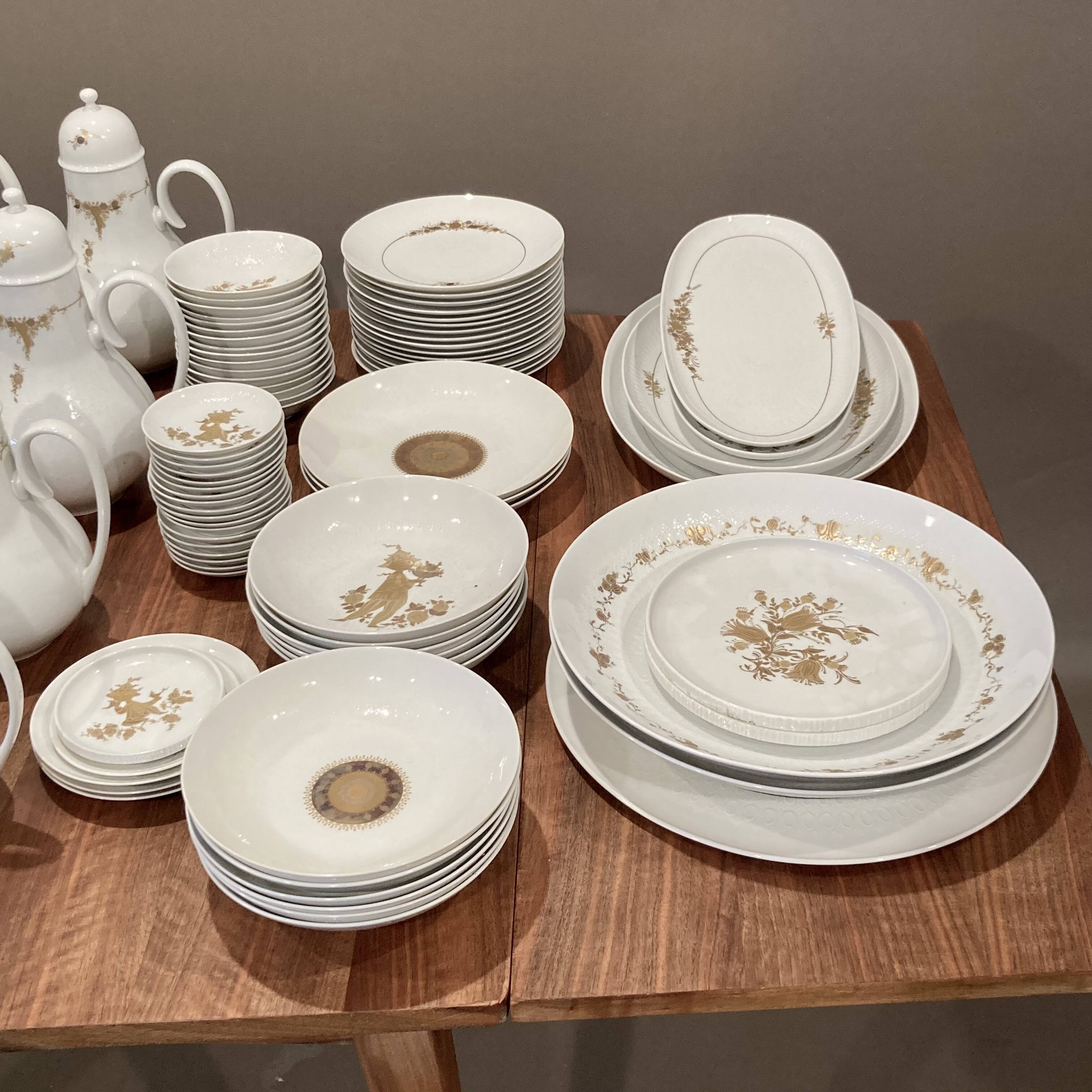 SERVICE PORCELAIN 145 PIECES DESIGN "BJORN WINNBLAD" 1950.