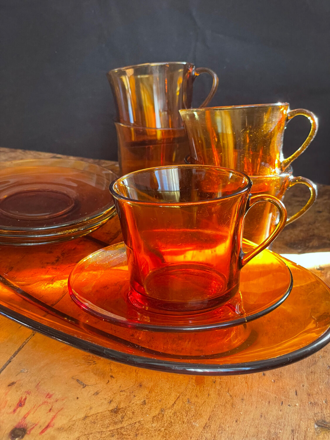 Presentation dish 60s amber