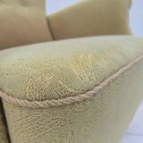 1960s, Danish armchair by Fritz Hansen, series 8000/8020, original.