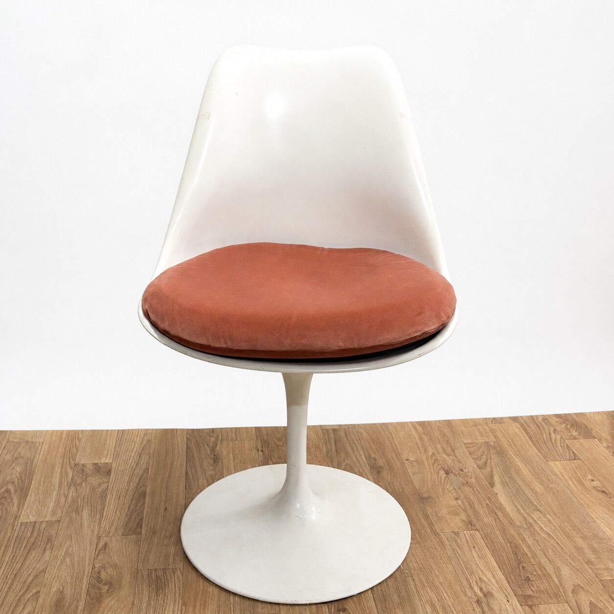 Tulip Chair by Eero Saarinen for Knoll