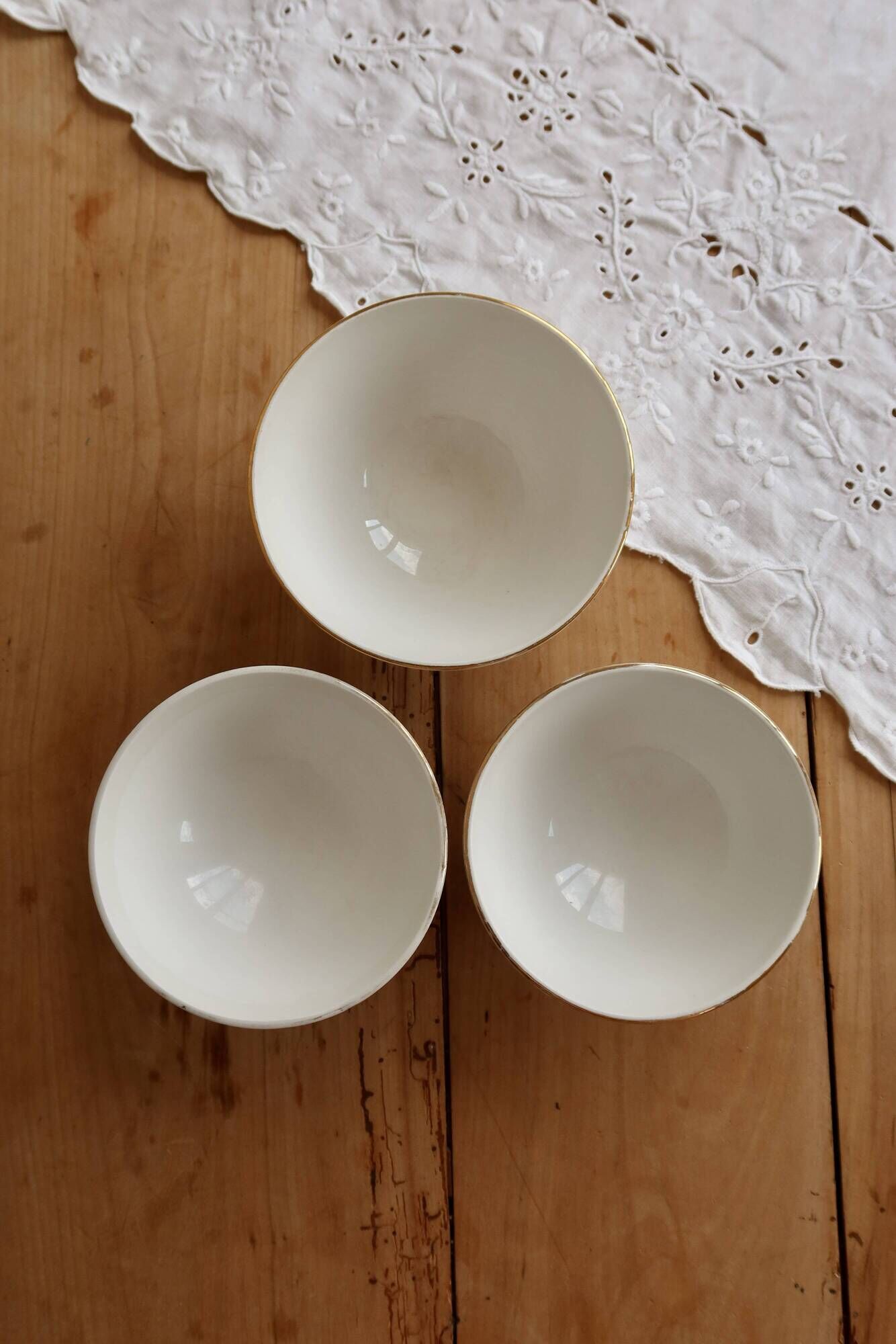Vintage trio of coffee with milk porcelain in white – Frieze and border do