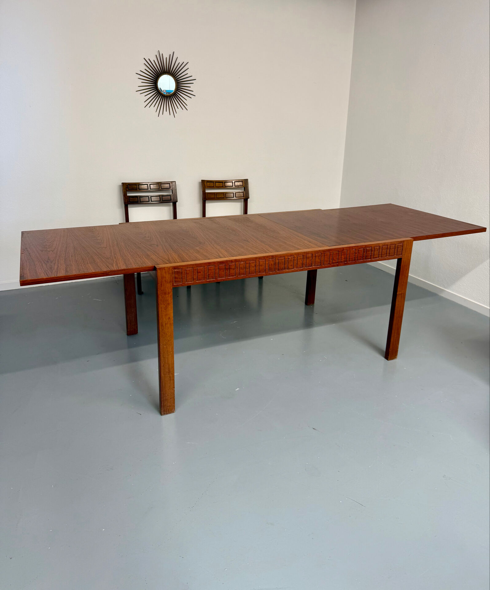 Extendable dining table Italian design 60 geometric rosewood