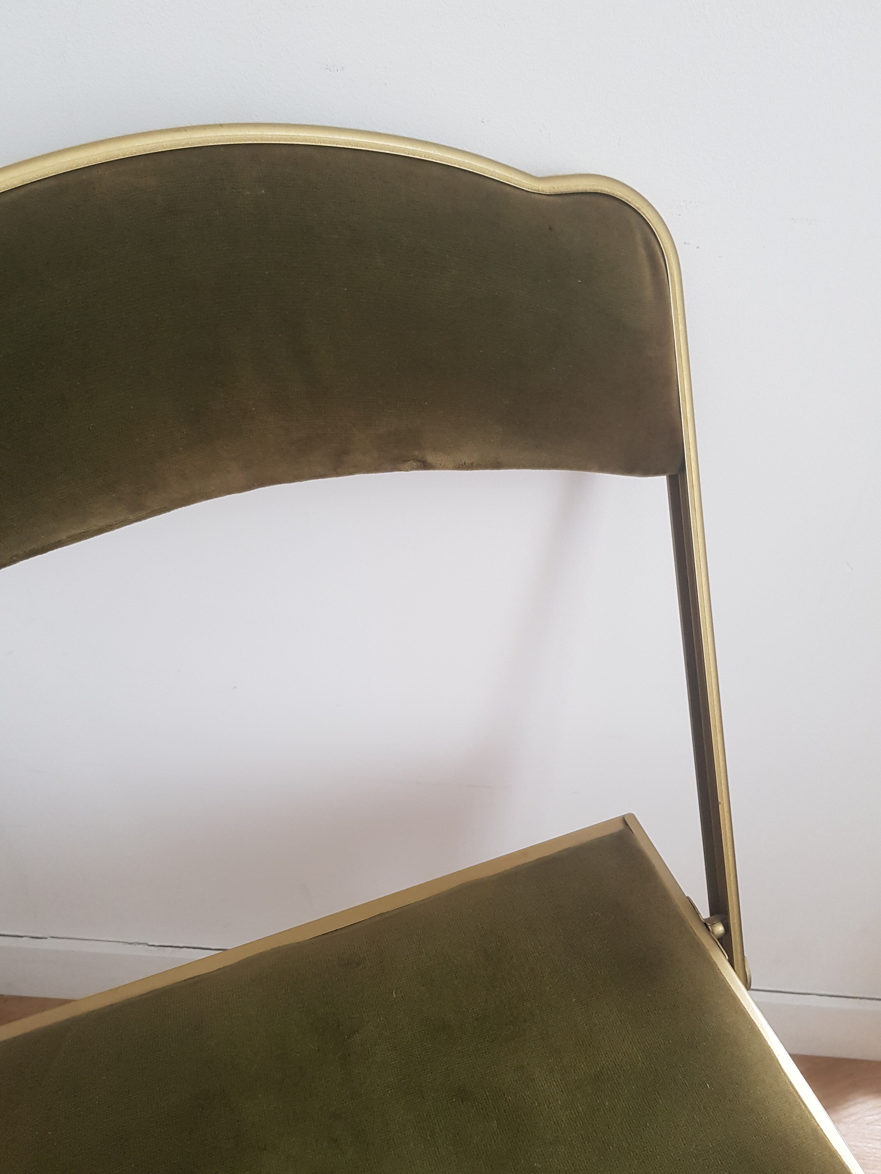 Velvet folding chair