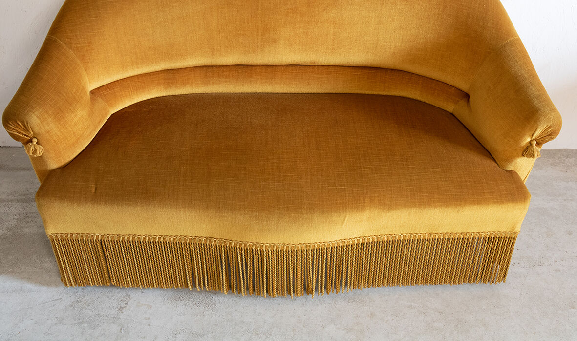 Gold toad bench