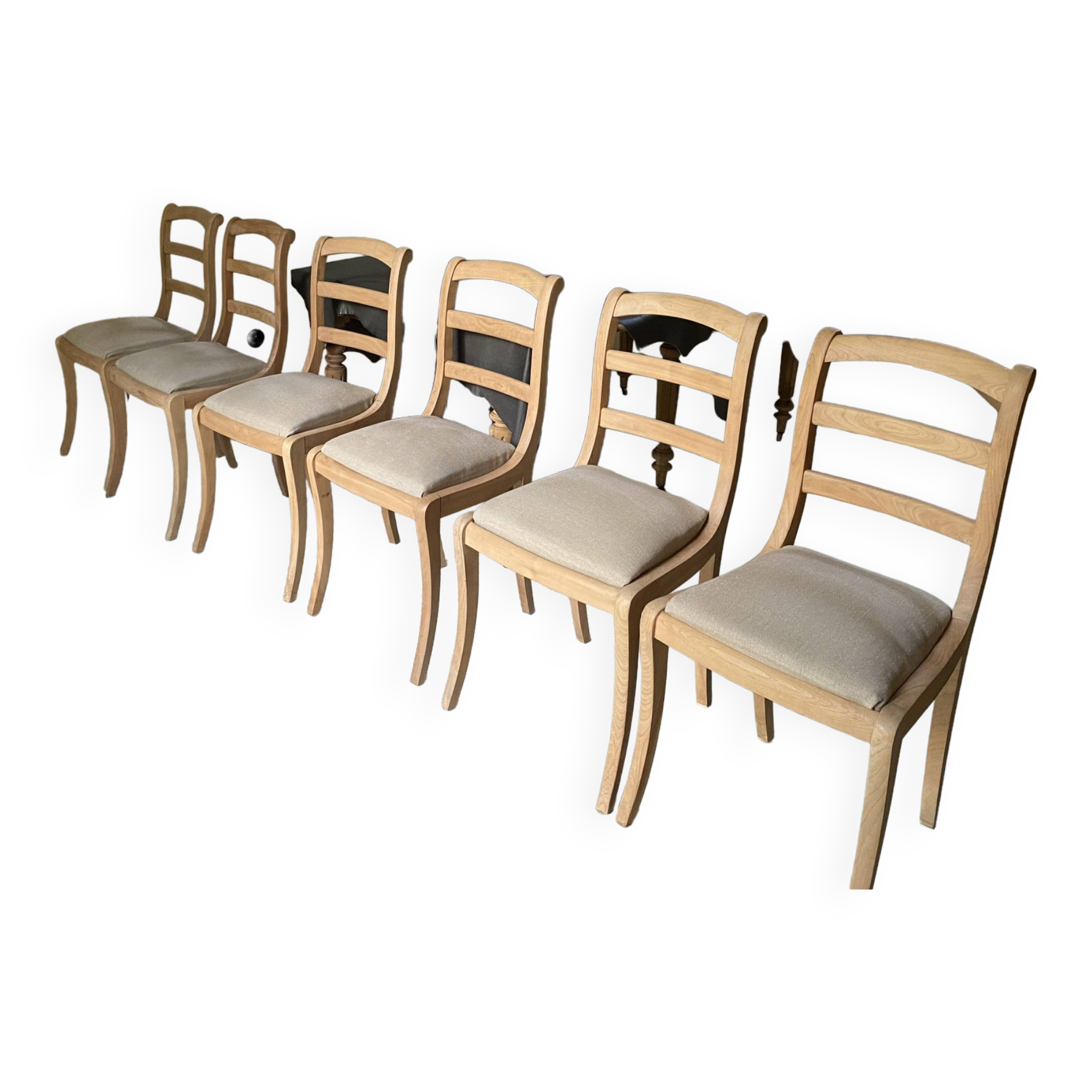 Chaises Louis Philippe barrettes pieds sabres