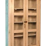 Vitrine en teck birman patine blanche-verte