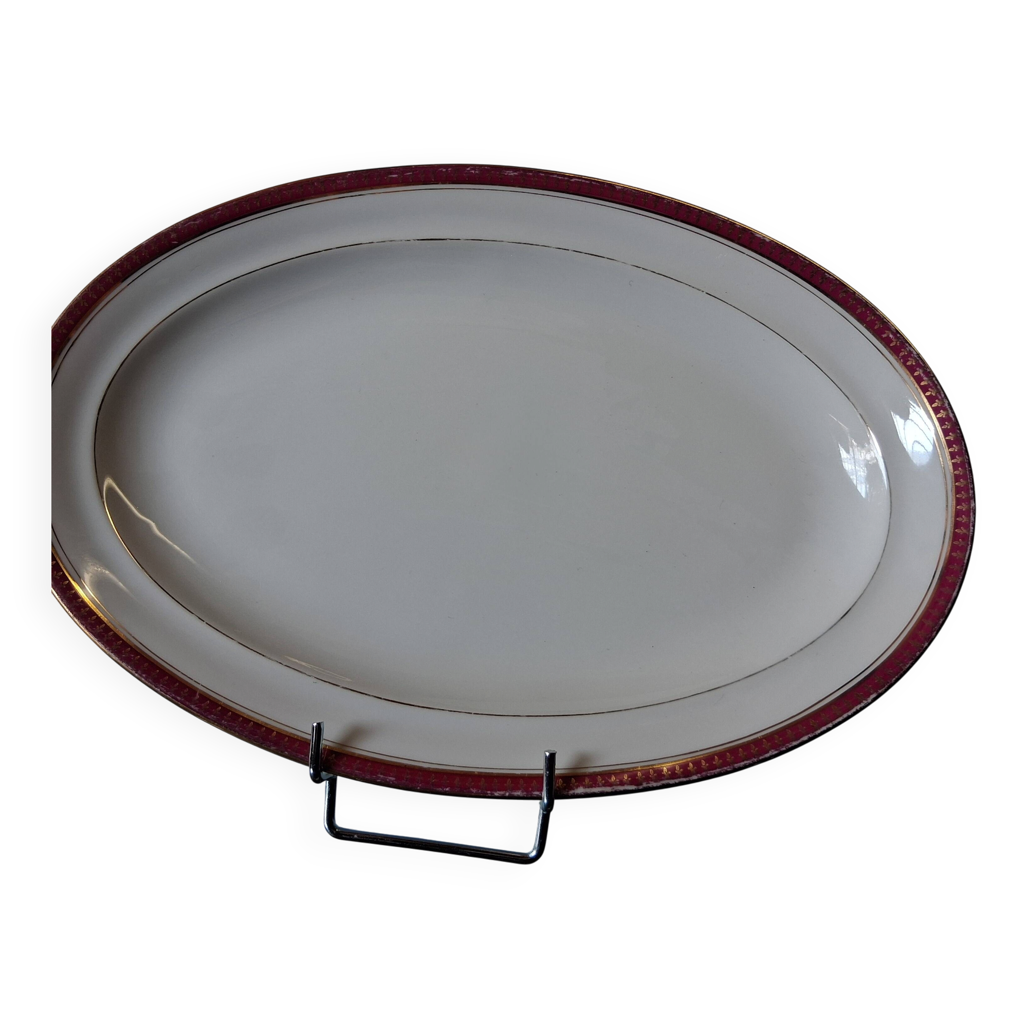 Very nice long serving dish from Chastagner & Co in good condition.