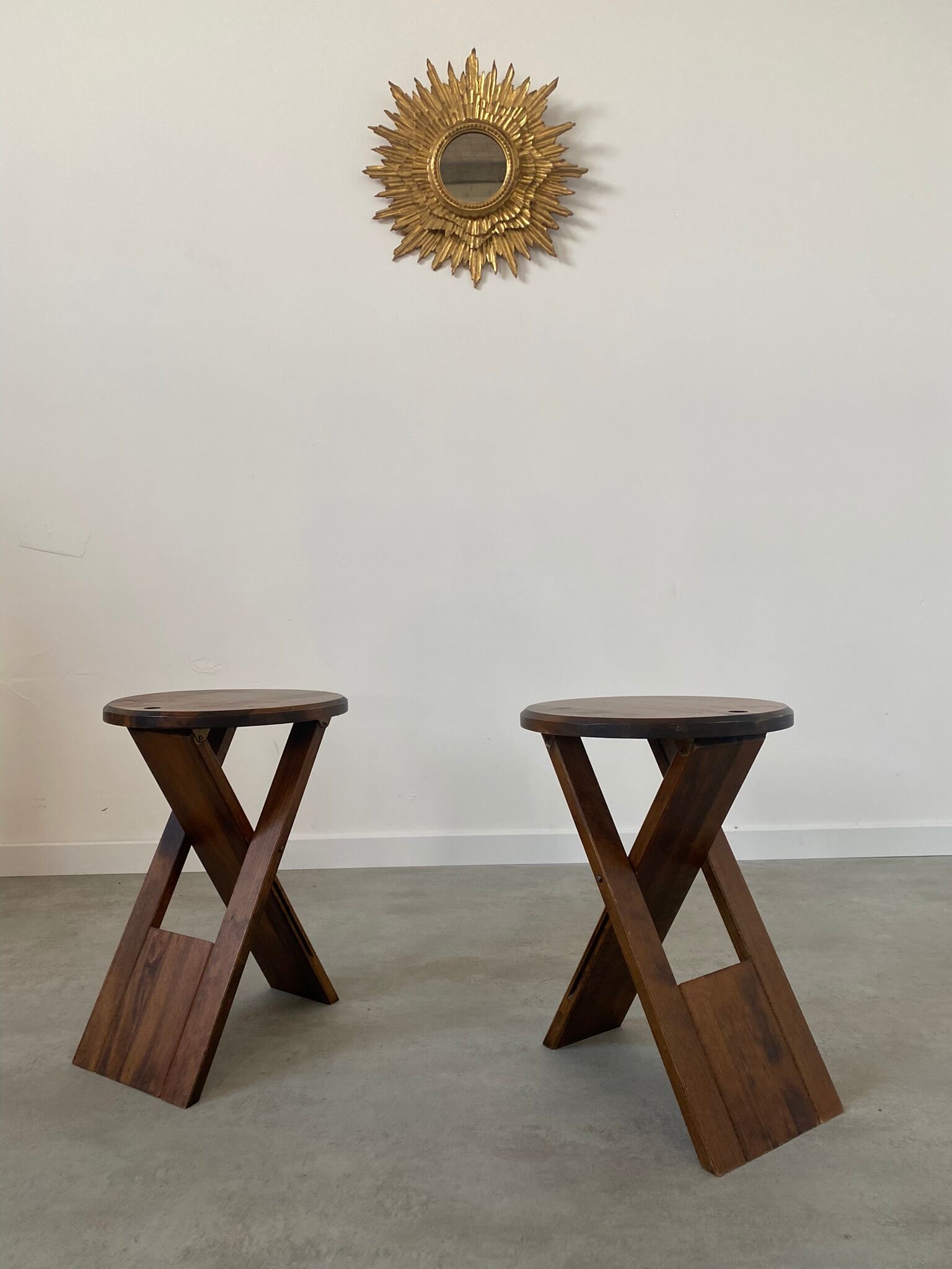 Lot 2 wooden stools