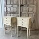 Paire de chevets style Louis XVI en bois laqué blanc