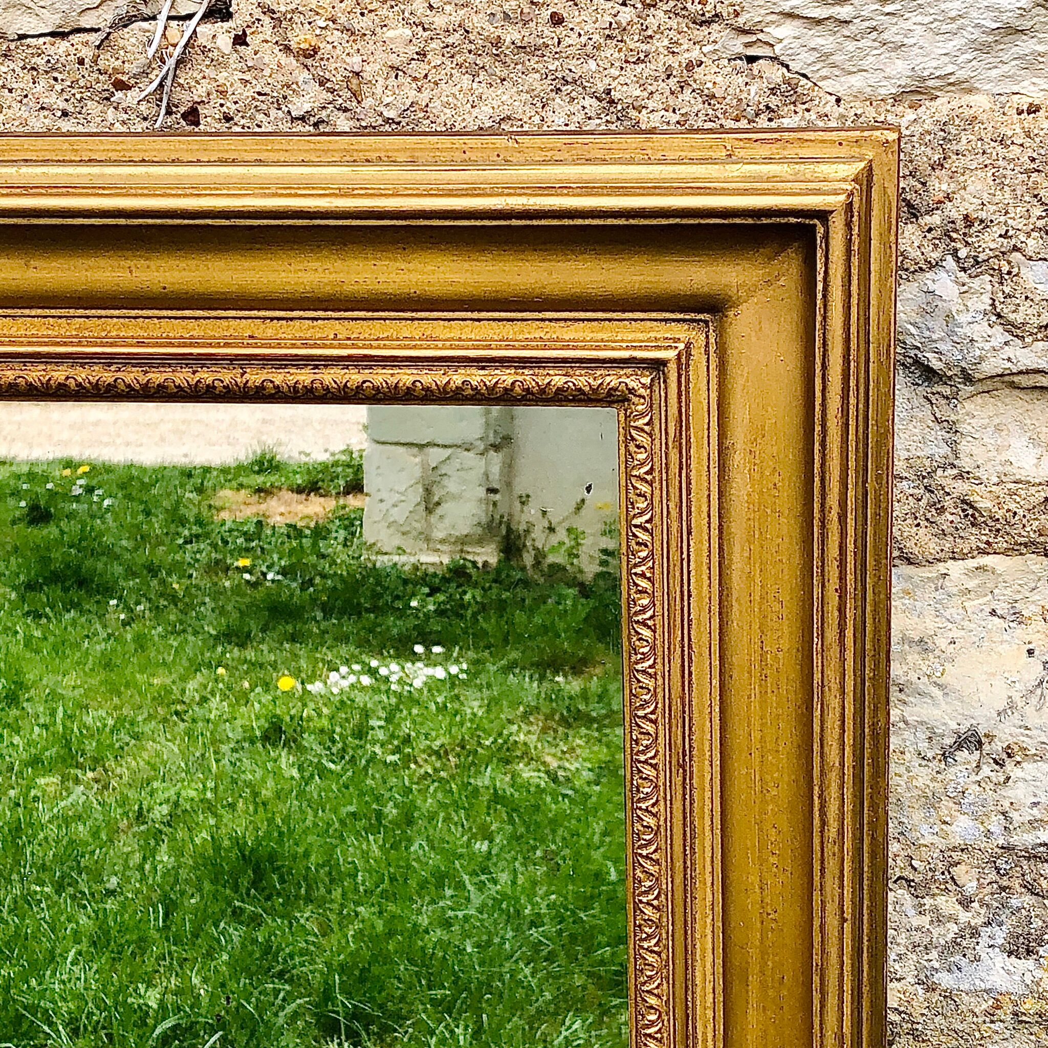 Miroir en bois doré - 79x68cm