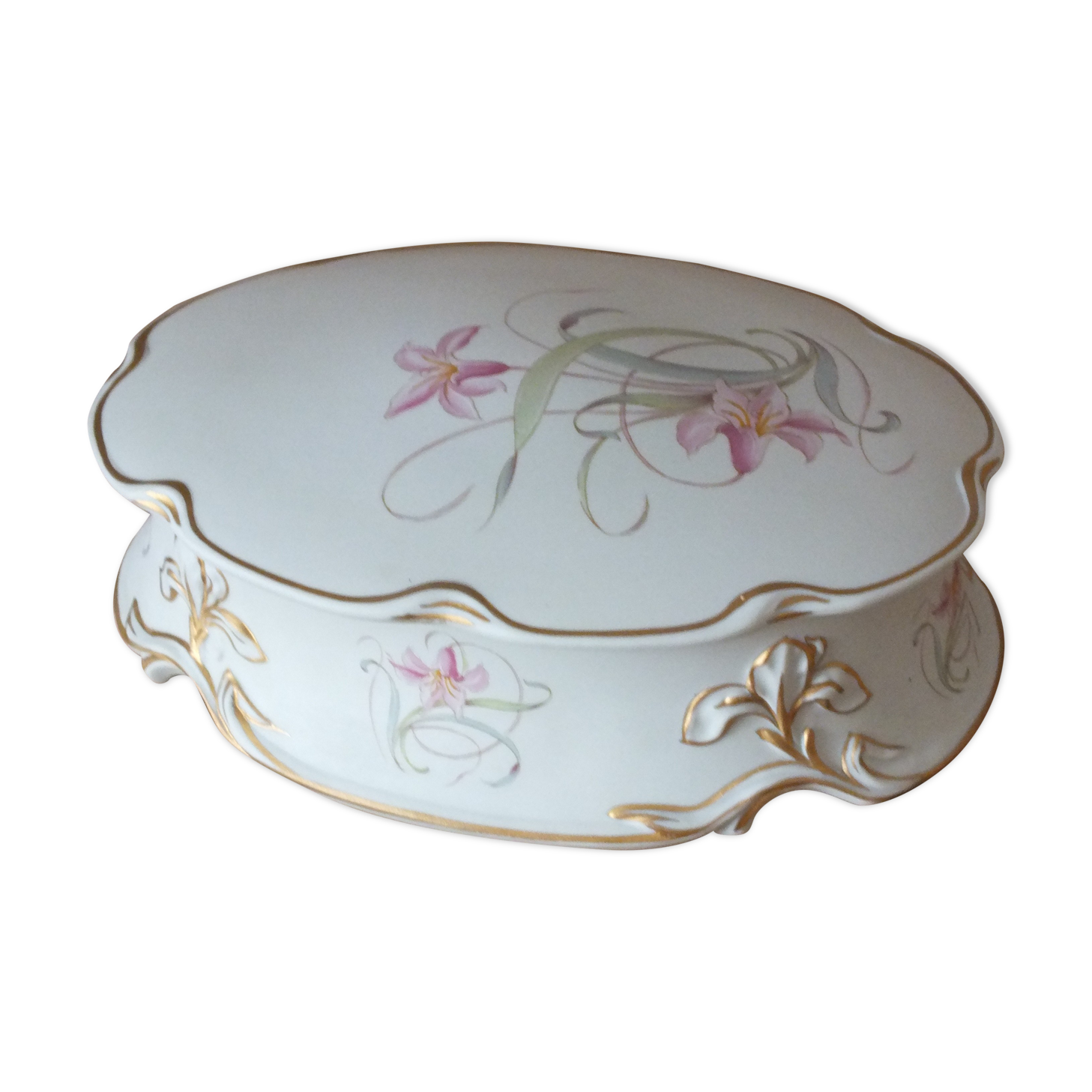 Biscuit candy box from Limoges - The star - hand-enhanced