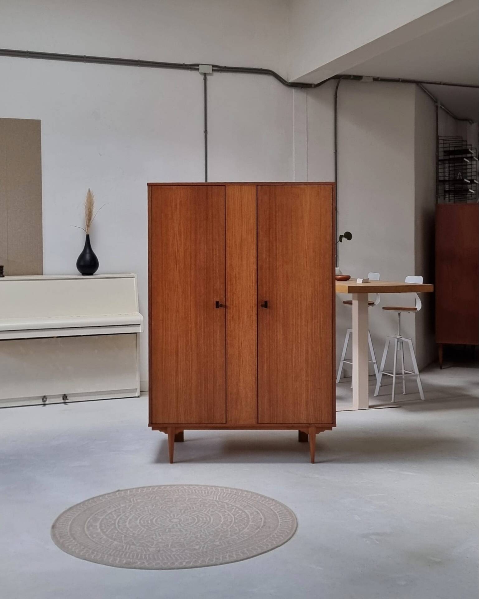 Armoire du milieu du siècle