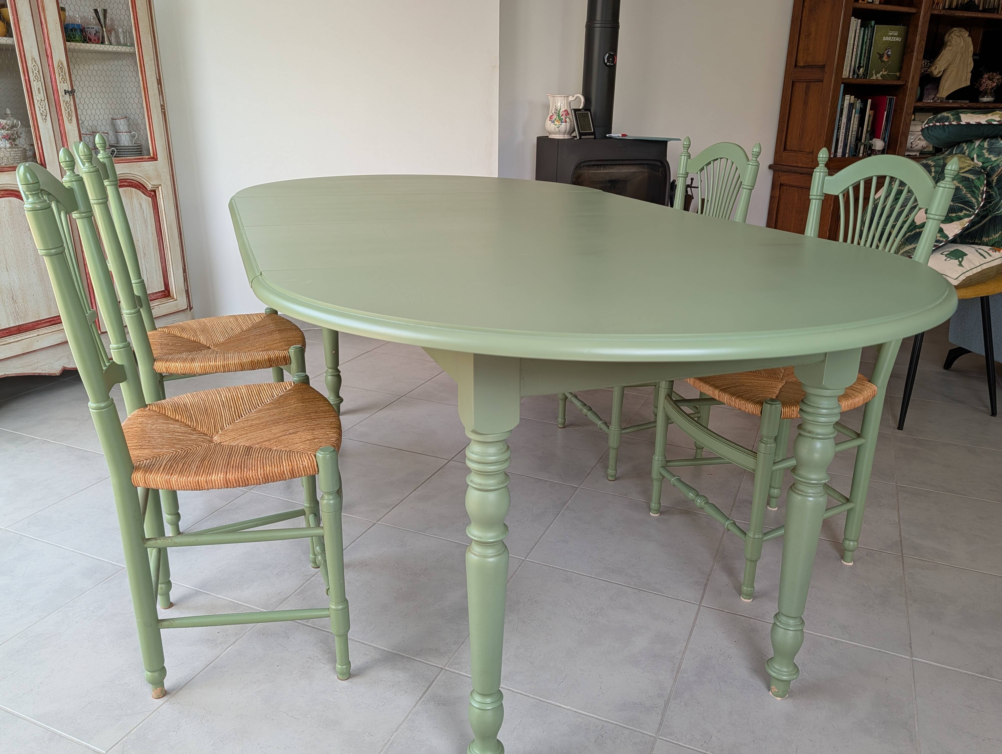 wooden table brand "Un Jardin en Plus", model Giverny