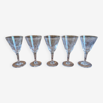 Set de 5 verres à pied en cristal forme conique ciselé vintage