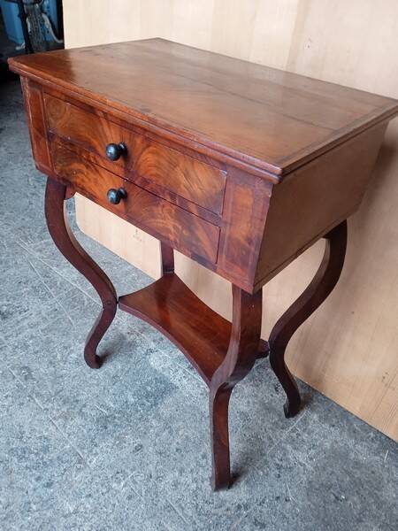 Work table - In mahogany and mahogany veneer - 19th century