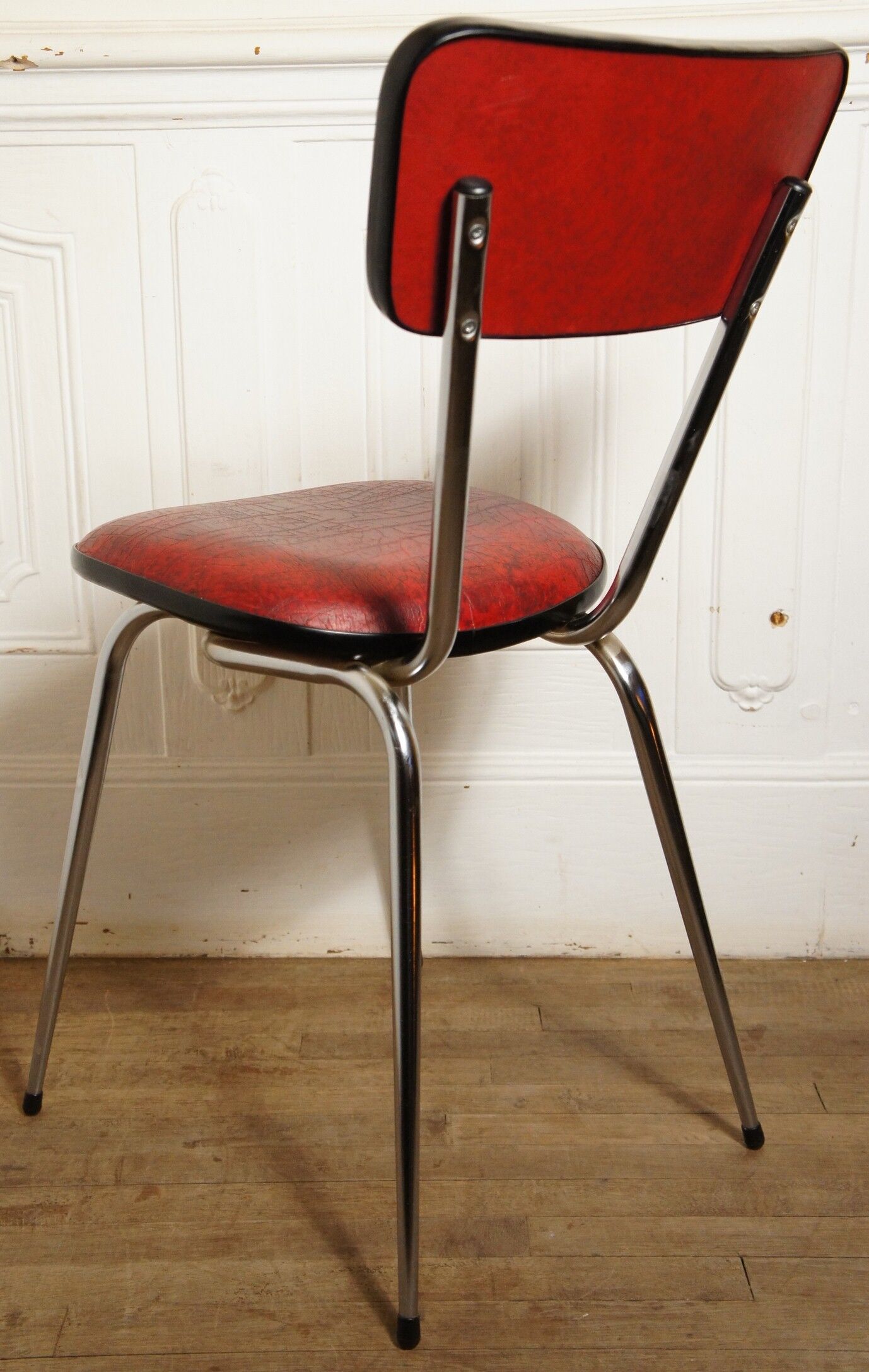 Red skai chair