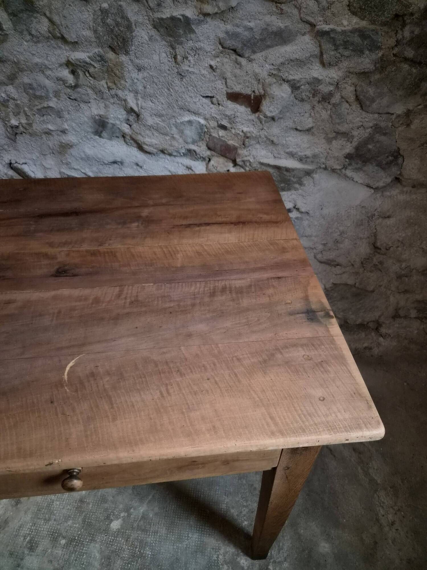 Table à manger française ancienne en merisier avec deux tiroirs, vers 1880–1920