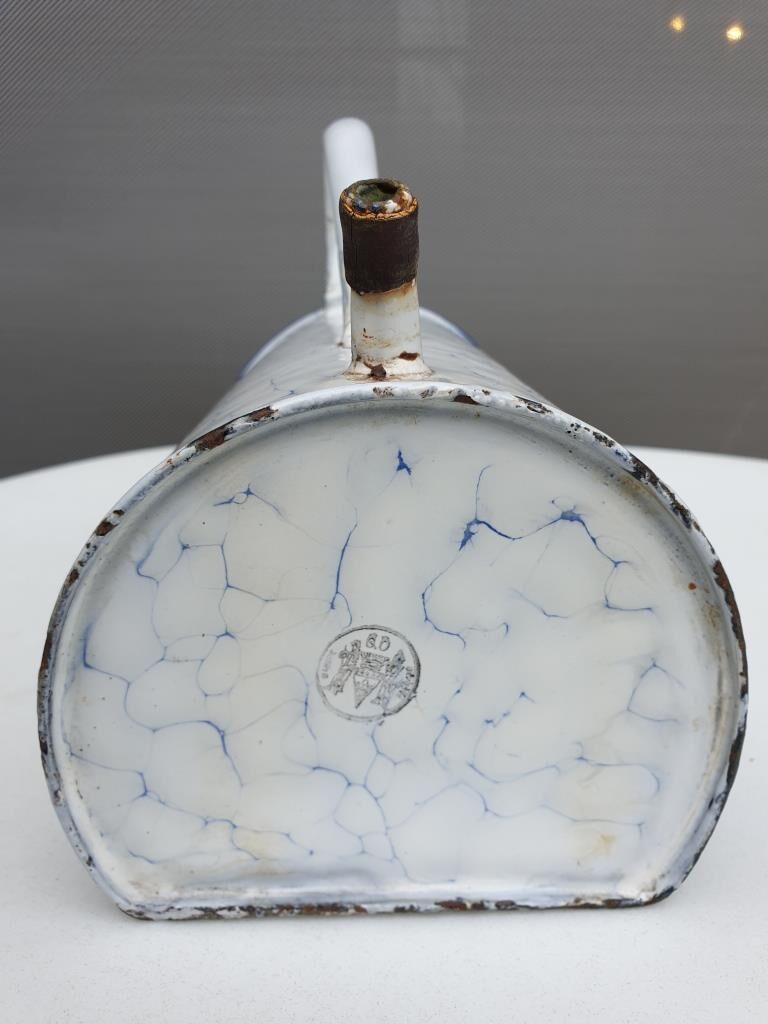 Pot washbasin wall mounted sheet metal enamelled