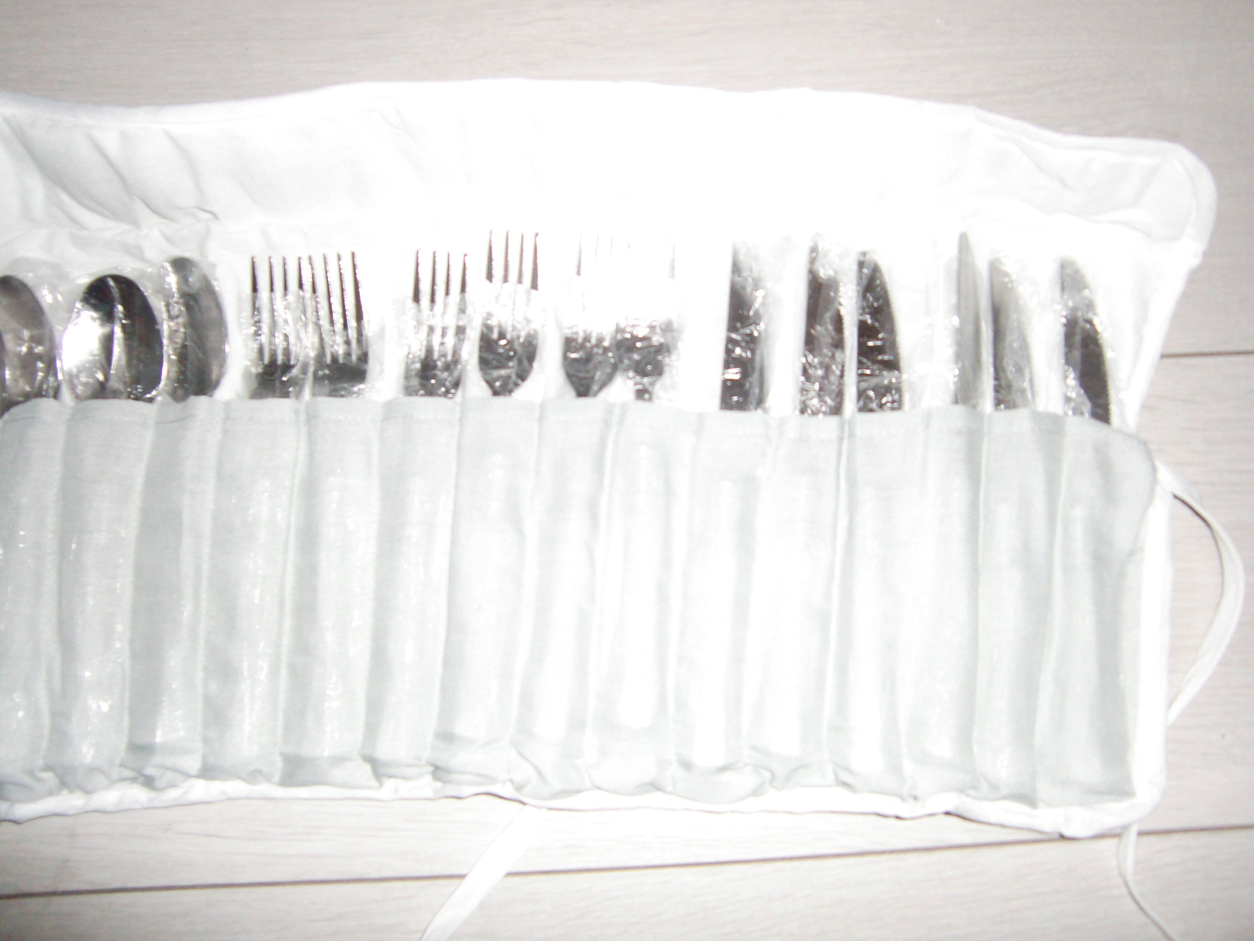 24-piece cutlery set (protective case and fabric storage)