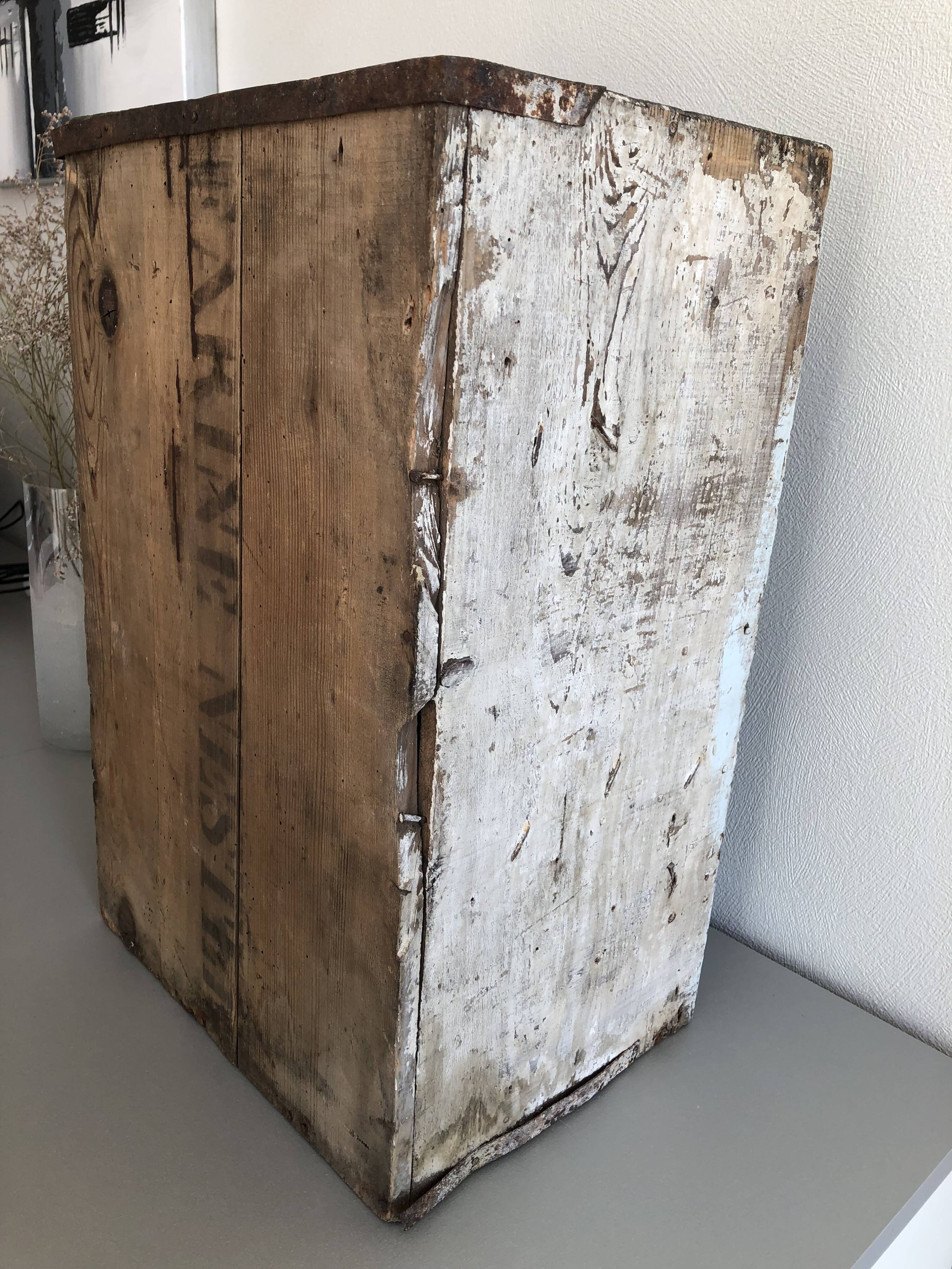 Small drawers furniture skated