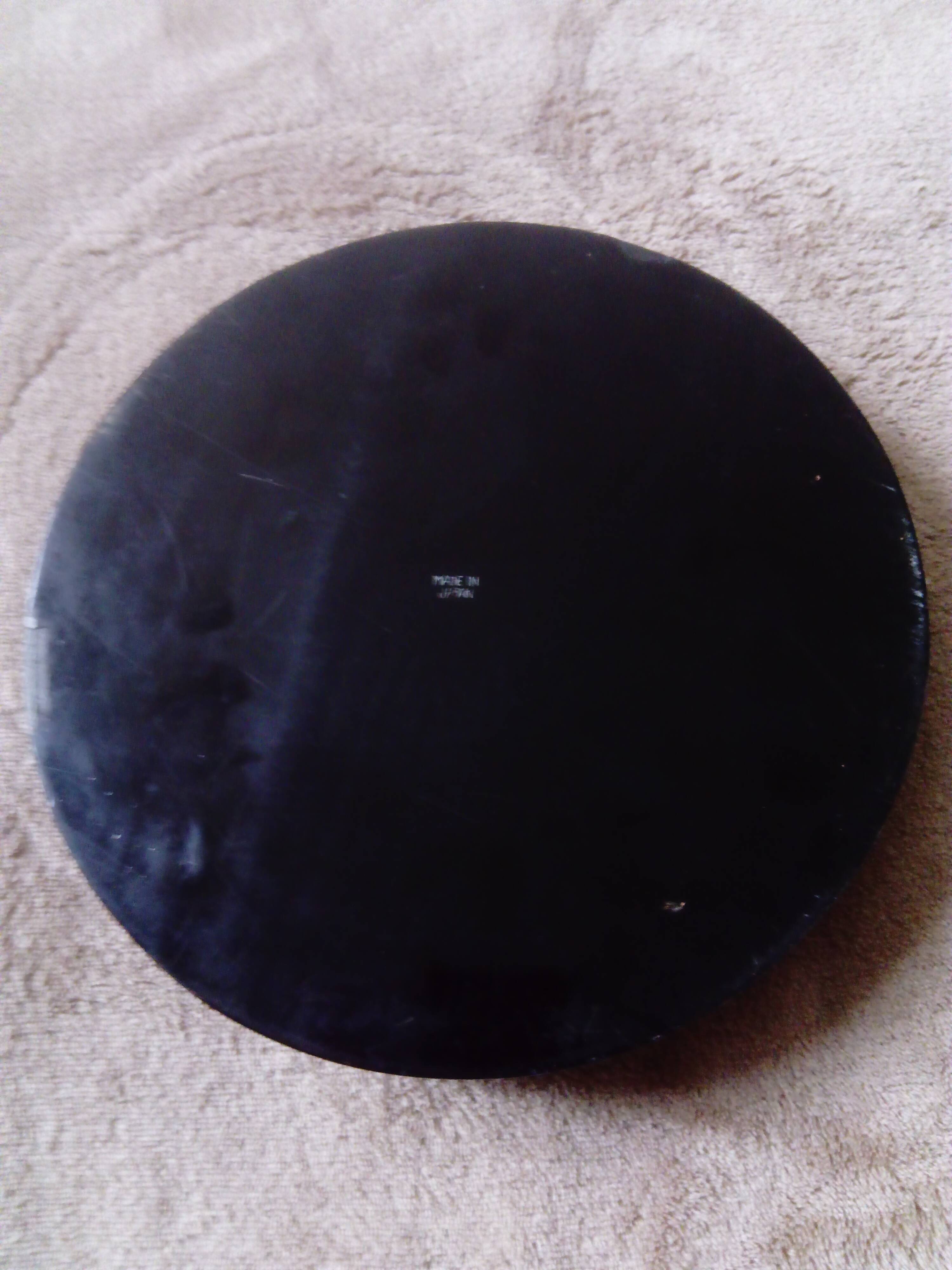 large round box in black lacquered wood Art Deco. Japan