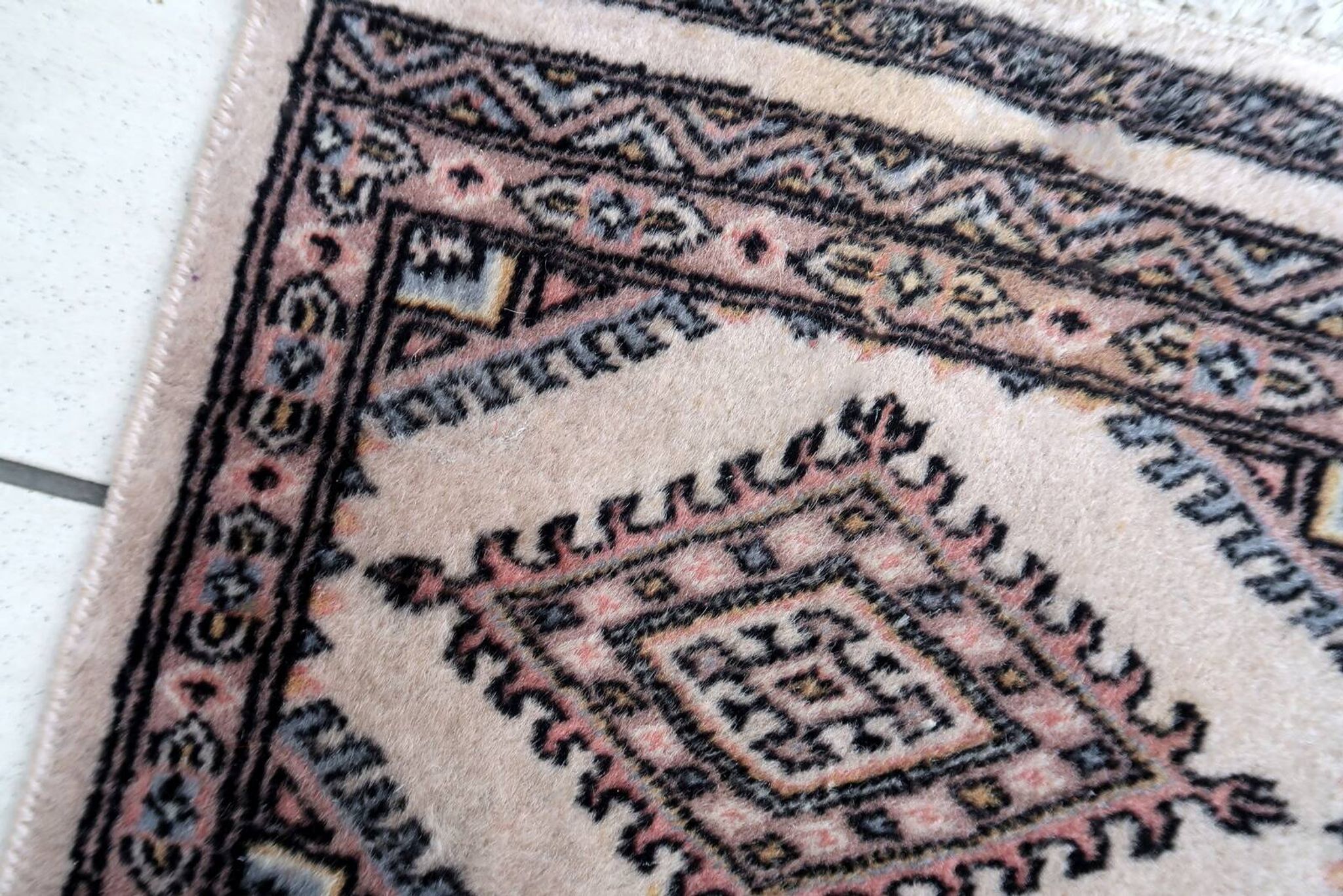 Tapis vintage fait main Boukhara – 39 x 42 cm – Design traditionnel