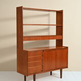 Bookcase with pull-out shelf