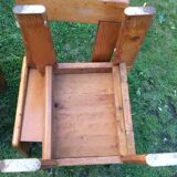 Set of 6 vintage chairs in solid pine.