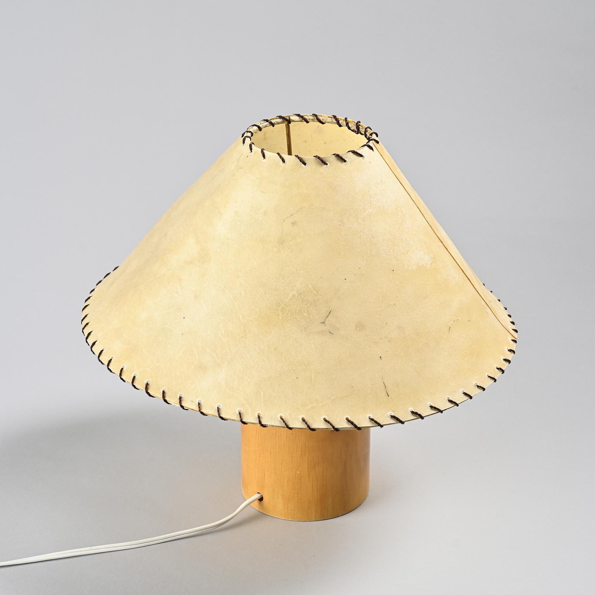 Table lamp in solid pine, French craftsmanship, 1970s.
