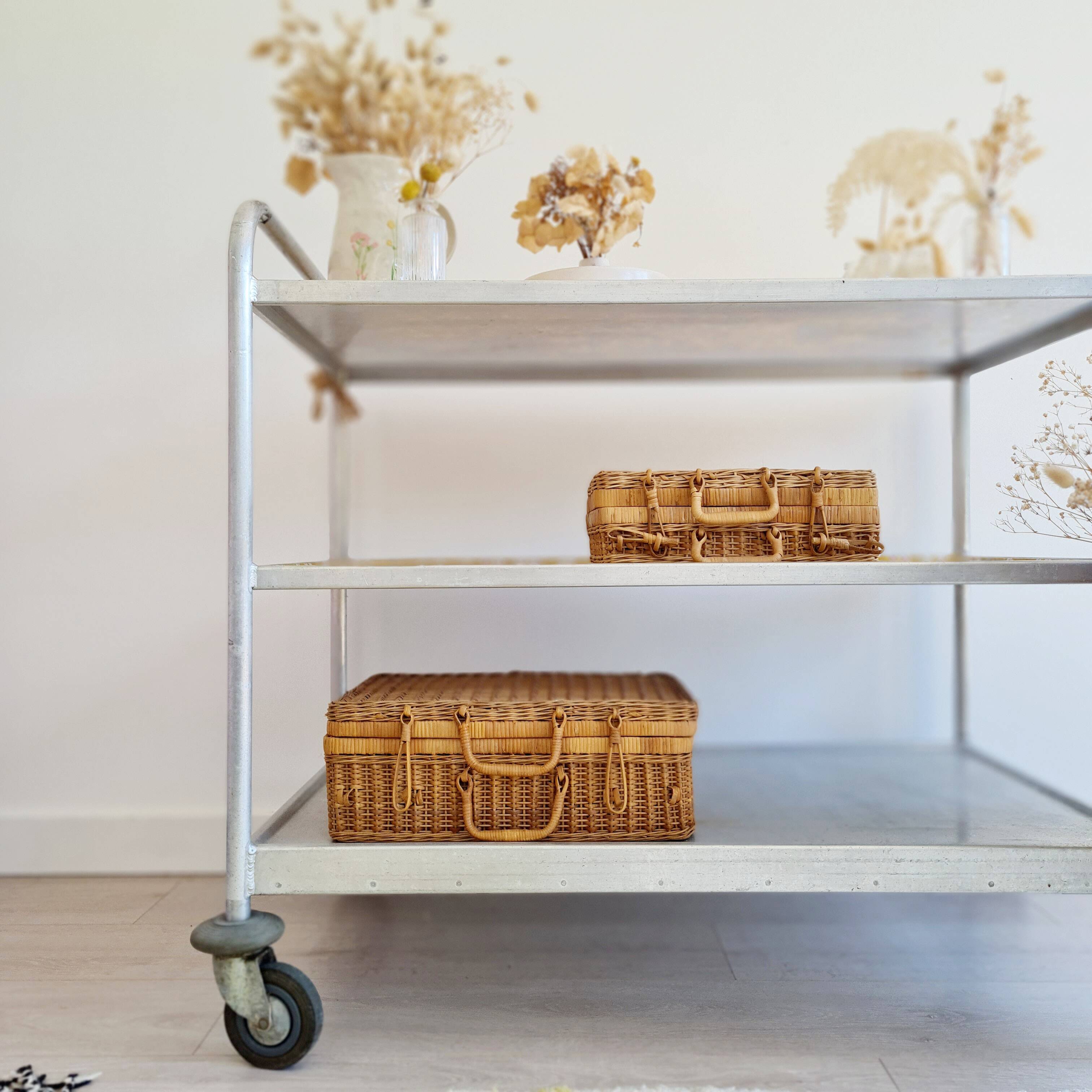 Industrial trolley - Chrome serving cart with floral trays