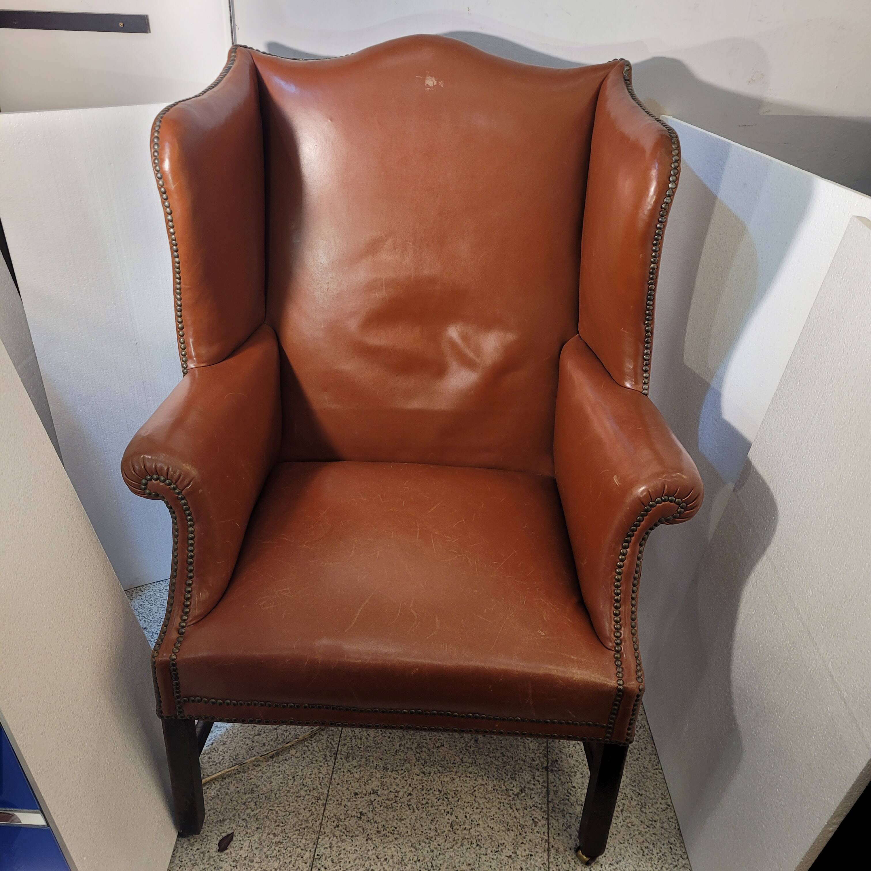 Butaca Chesterfield / Sillón Orejero “Wing Chair”, pp. s. XX - Reino Unido